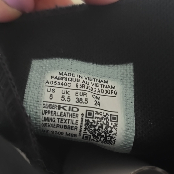 NWOT Chuck Taylor Converse Black and White High-Top Sneakers - Picture 6 of 8